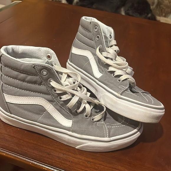 Women’s size 7 high top vans - Picture 2 of 4